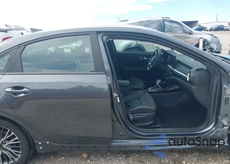 2024 Kia Forte Gt-Line из США, поврежденный, VIN 3KPF54AD5RE723318